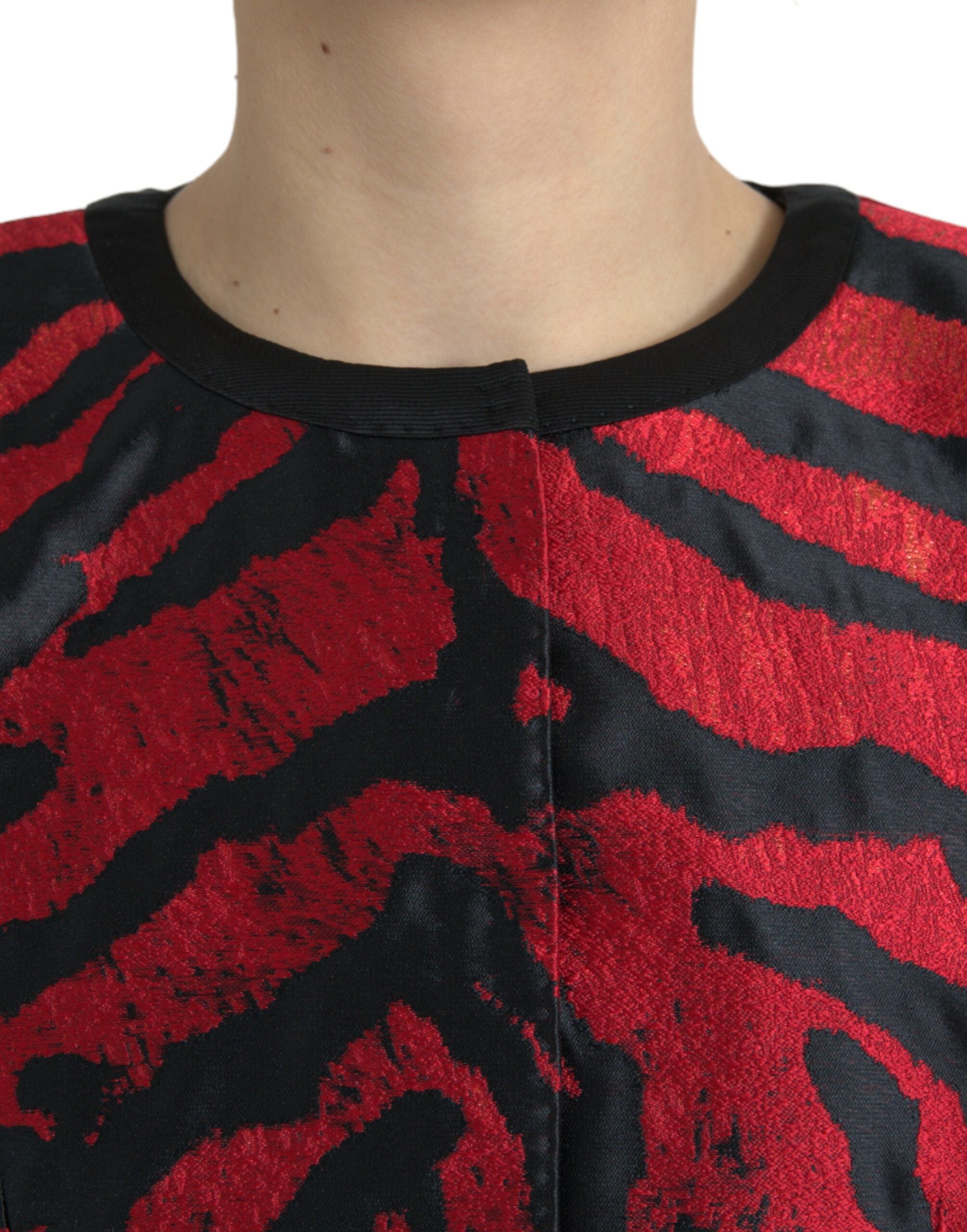 Black Red Patterned Cropped Coat Jacket - ventzia