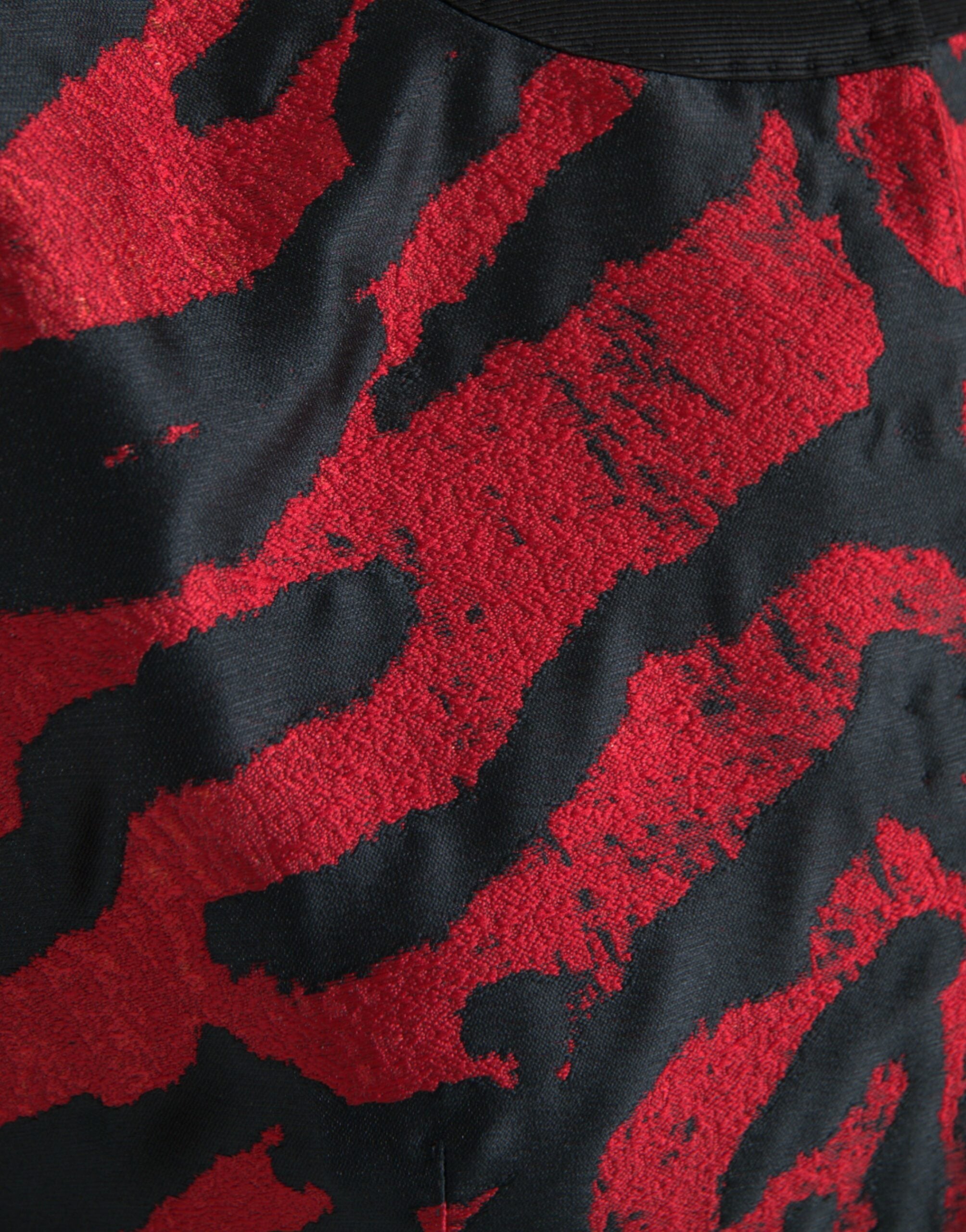 Black Red Patterned Cropped Coat Jacket - ventzia