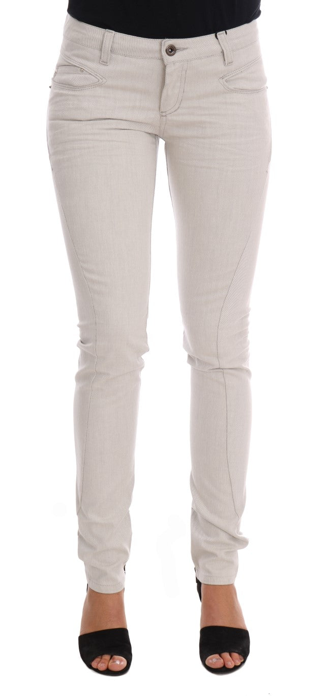 Chic White Slim-Fit Stretch Jeans - ventzia