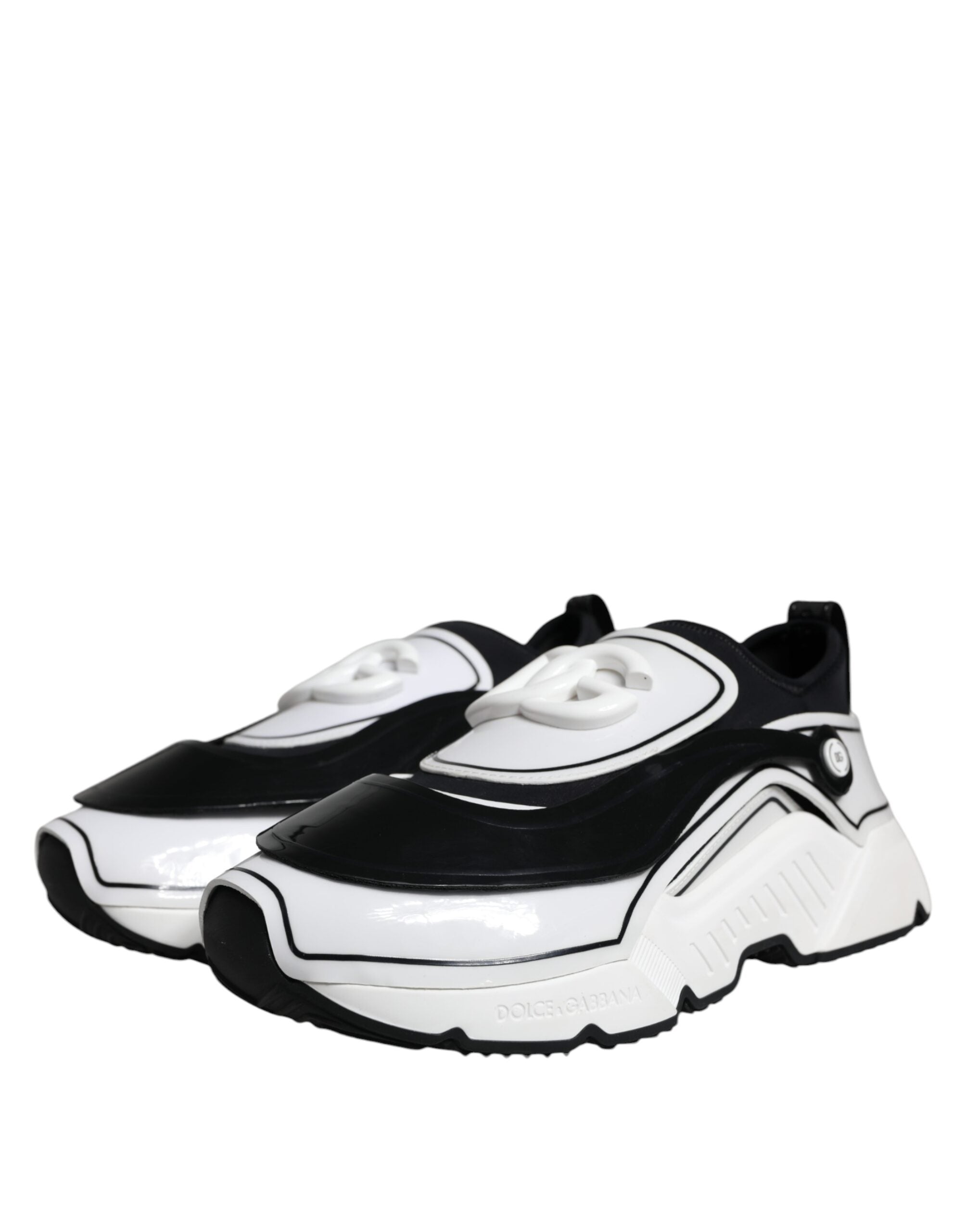 White Black Logo Plaque Daymaster Sneakers Shoes - ventzia