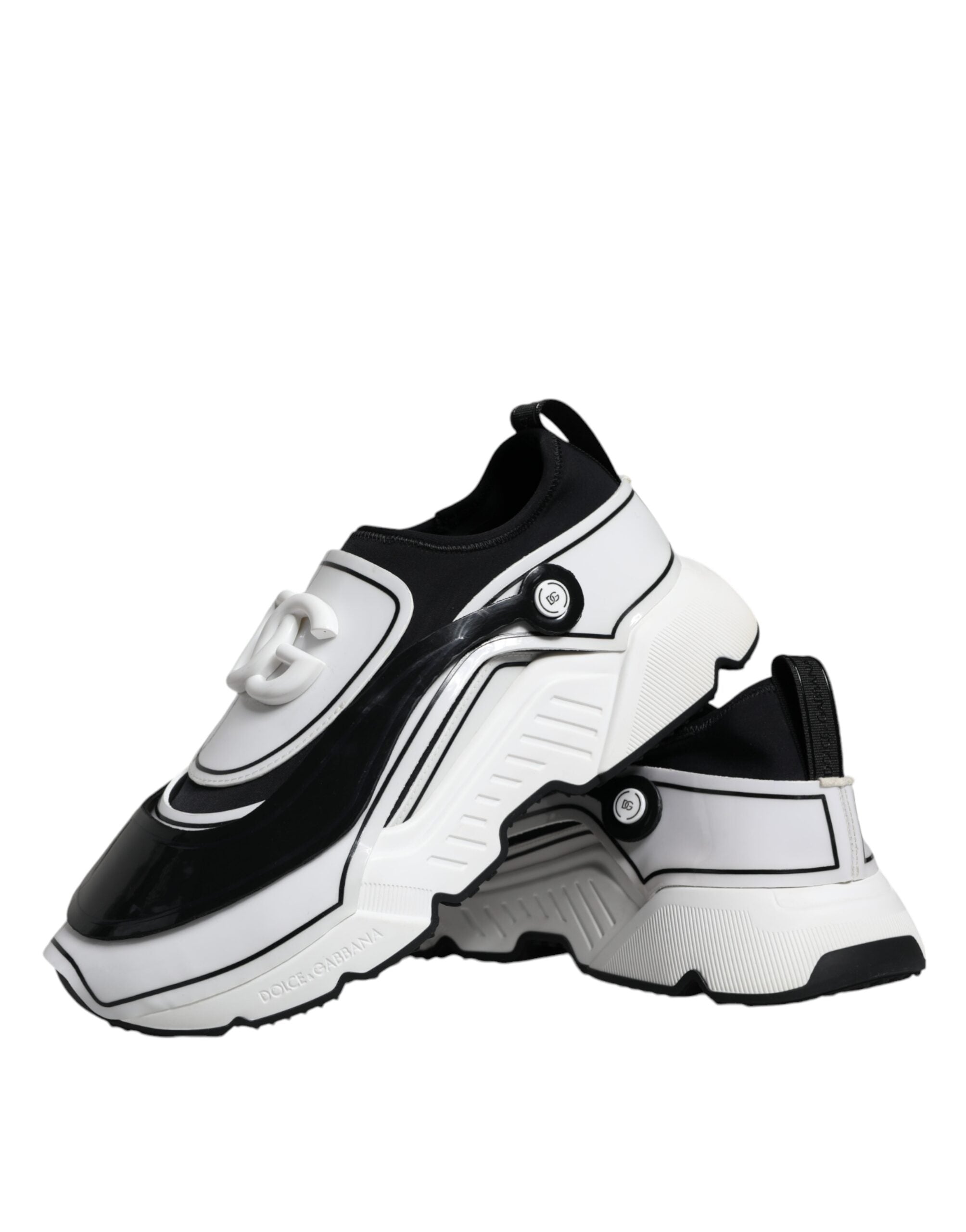 White Black Logo Plaque Daymaster Sneakers Shoes - ventzia
