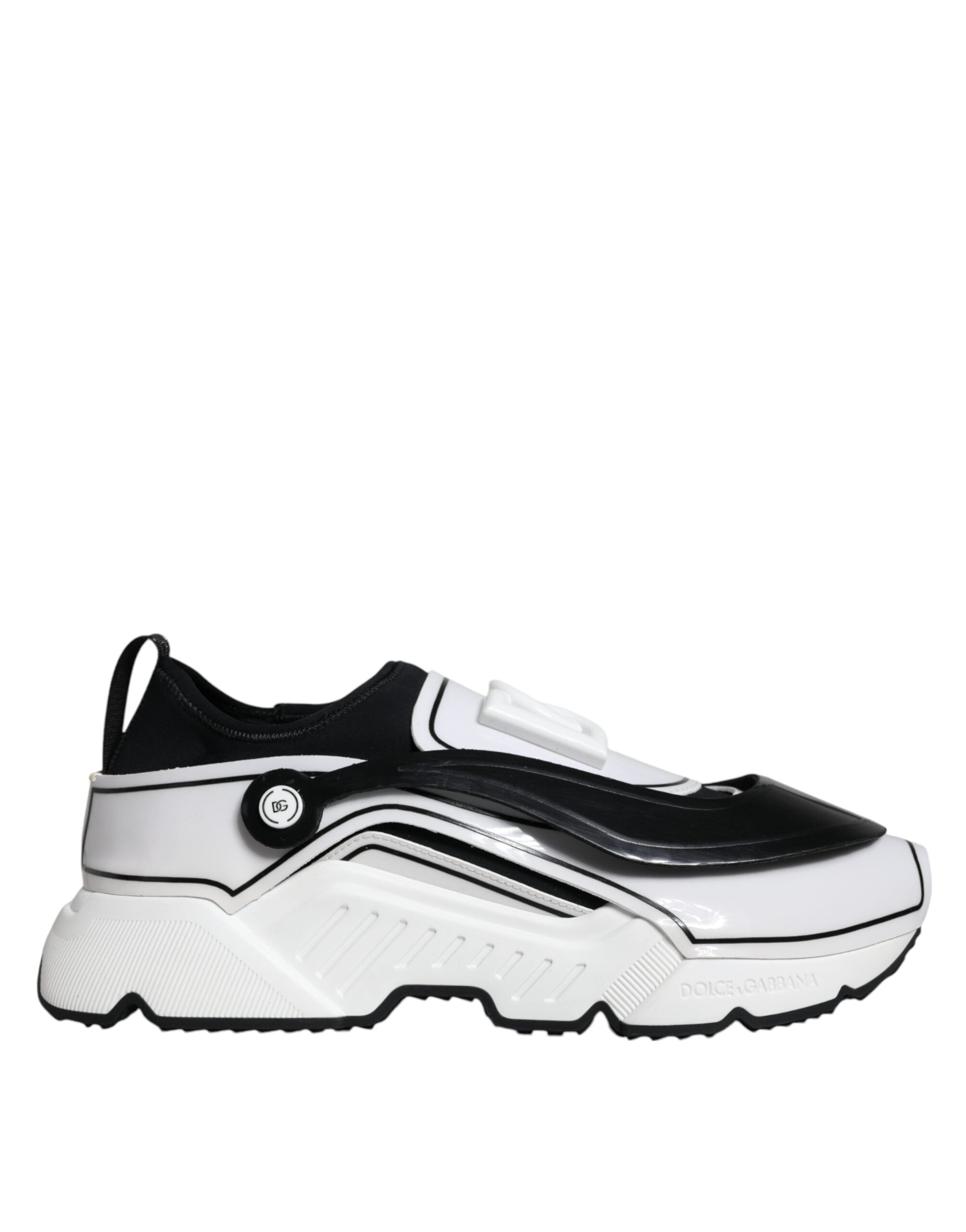 White Black Logo Plaque Daymaster Sneakers Shoes - ventzia