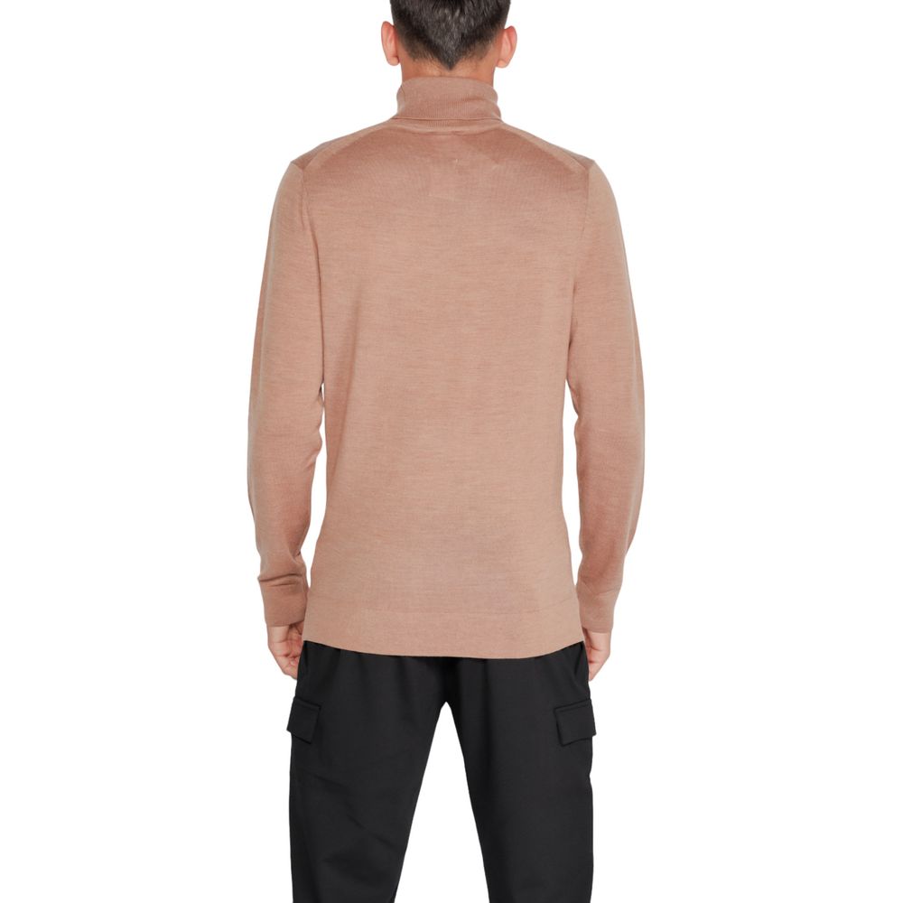 Beige Wool Turtleneck - ventzia