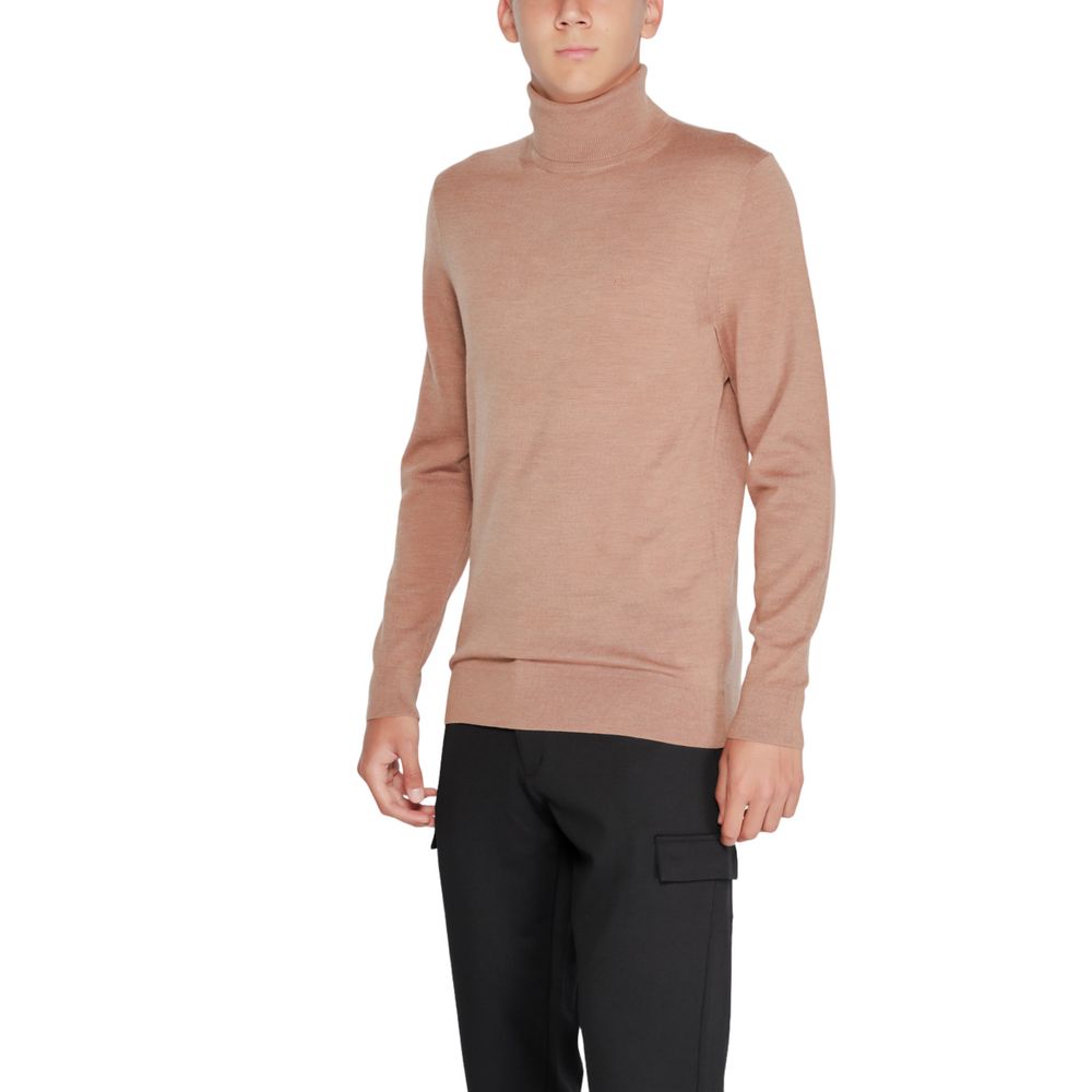 Beige Wool Turtleneck - ventzia