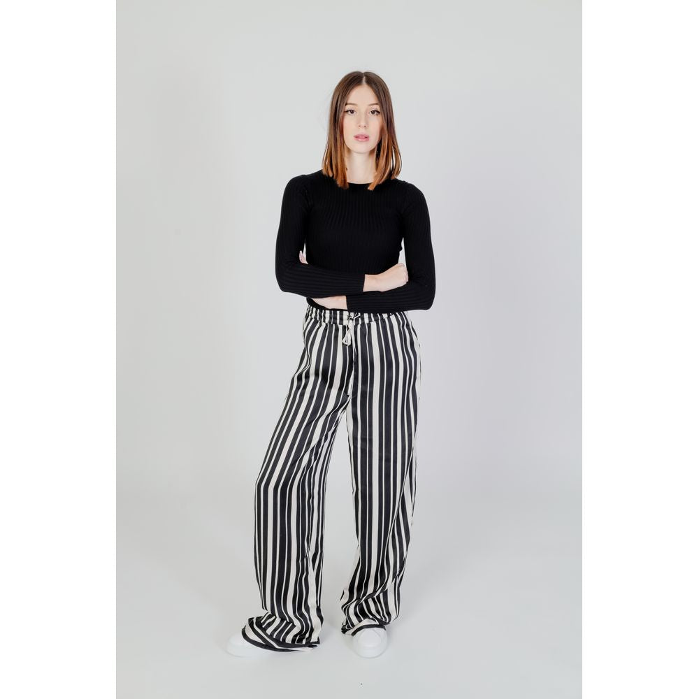 Black Viscose Sportswear - ventzia
