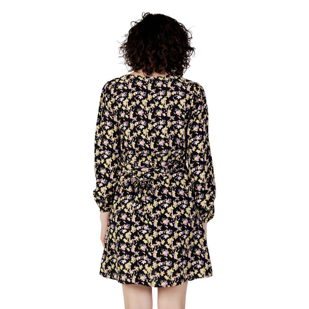 Black Viscose Short - ventzia