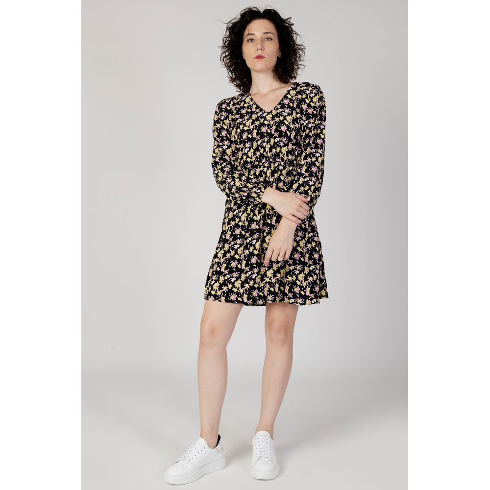 Black Viscose Short - ventzia