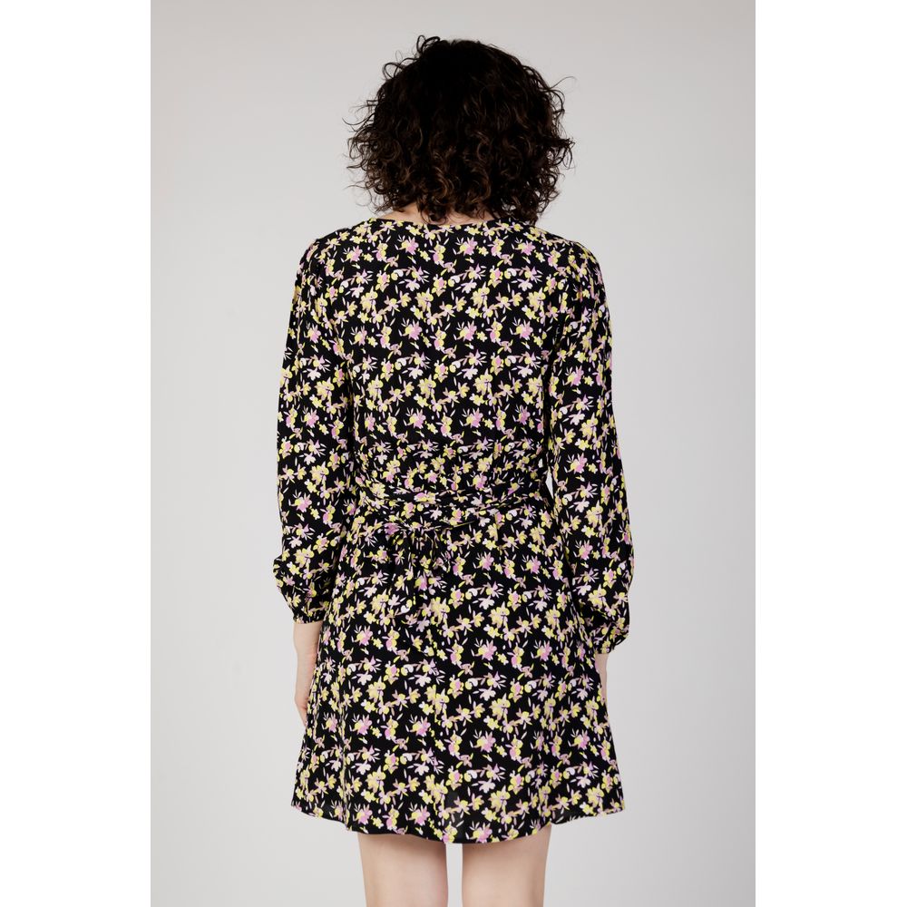 Black Viscose Short - ventzia