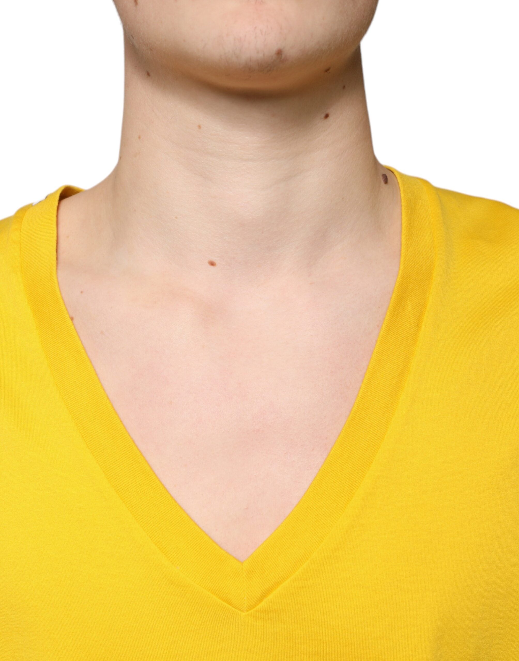 Yellow Cotton V-neck Short Sleeves T-shirt - ventzia