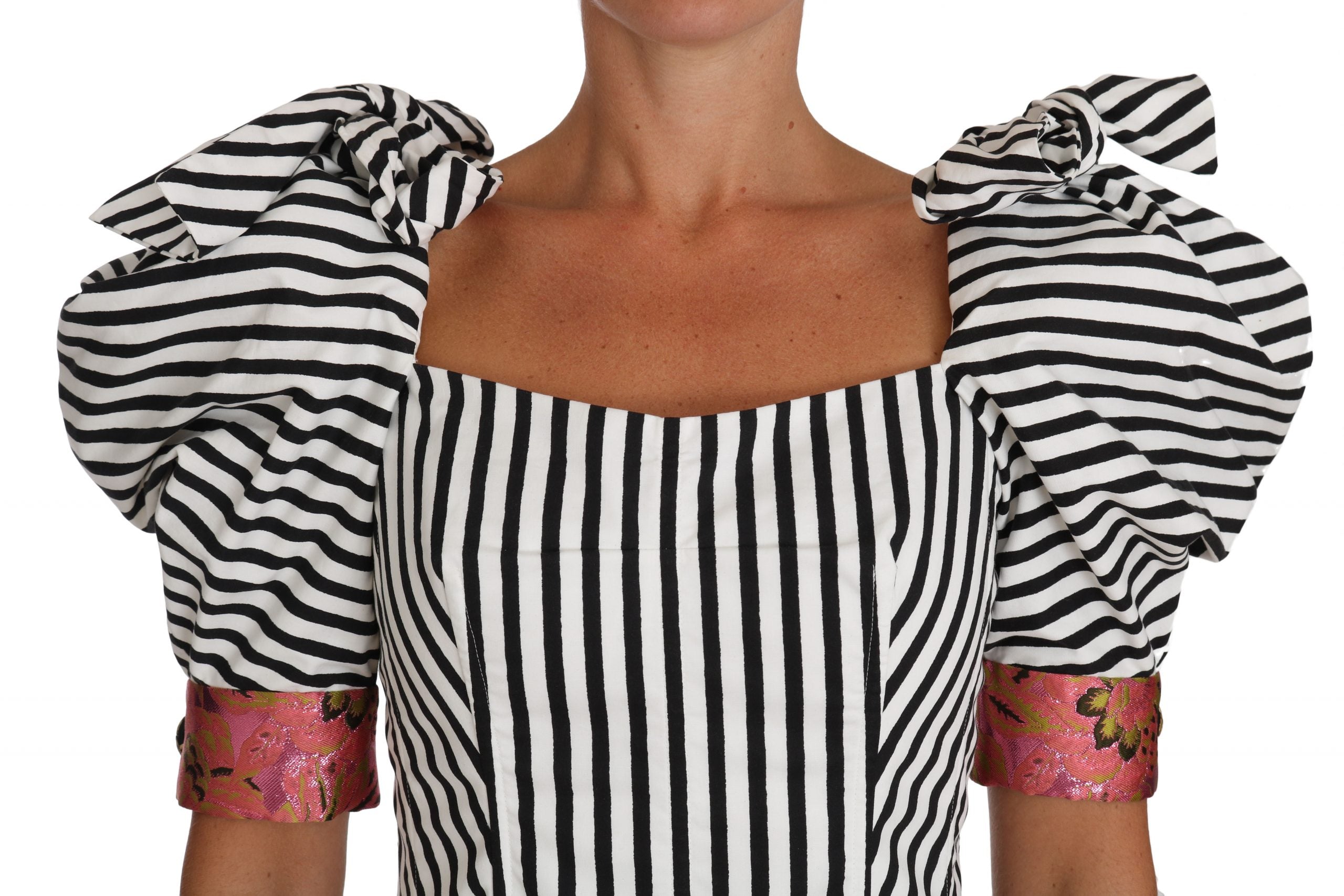 Elegant Cropped Corset Top with Crystal Buttons - ventzia