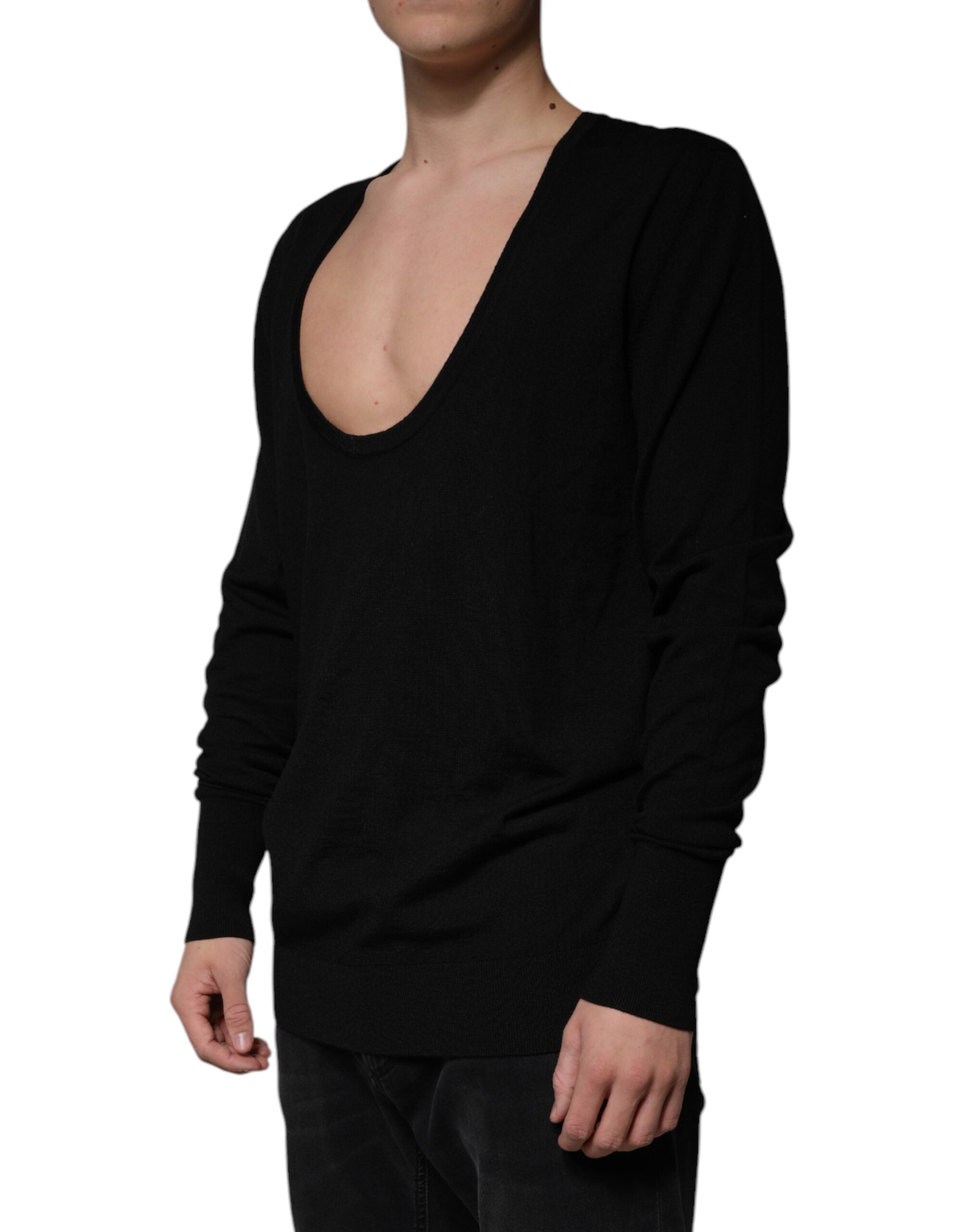 Black Wool Round Neck Pullover Sweater - ventzia