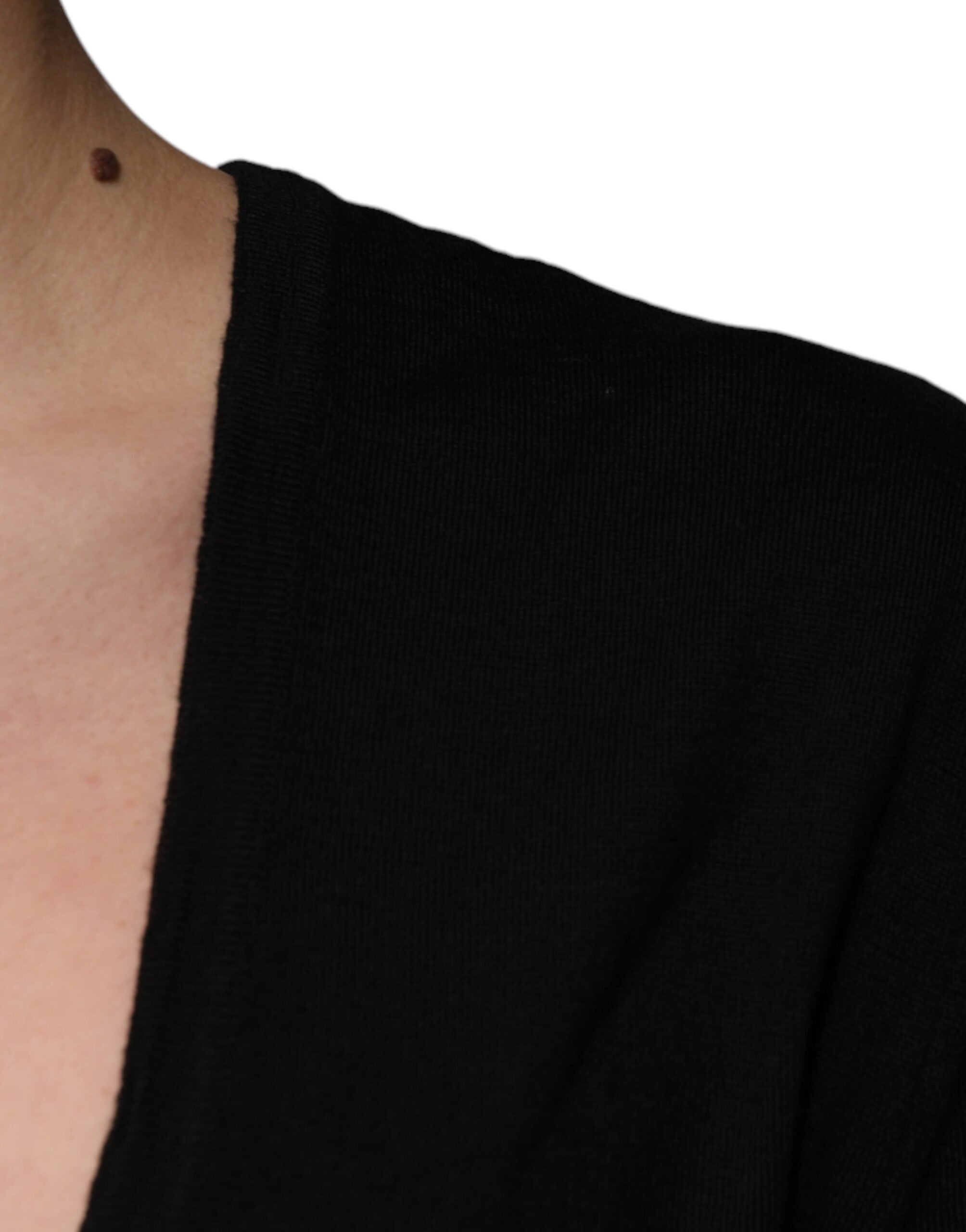 Black Wool Round Neck Pullover Sweater - ventzia