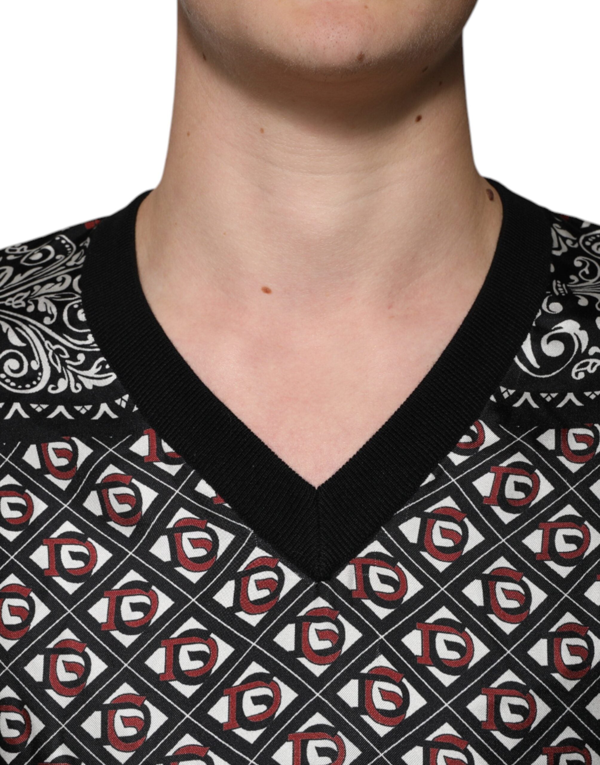 Black Logo Wool V-neck Pullover Sweater - ventzia