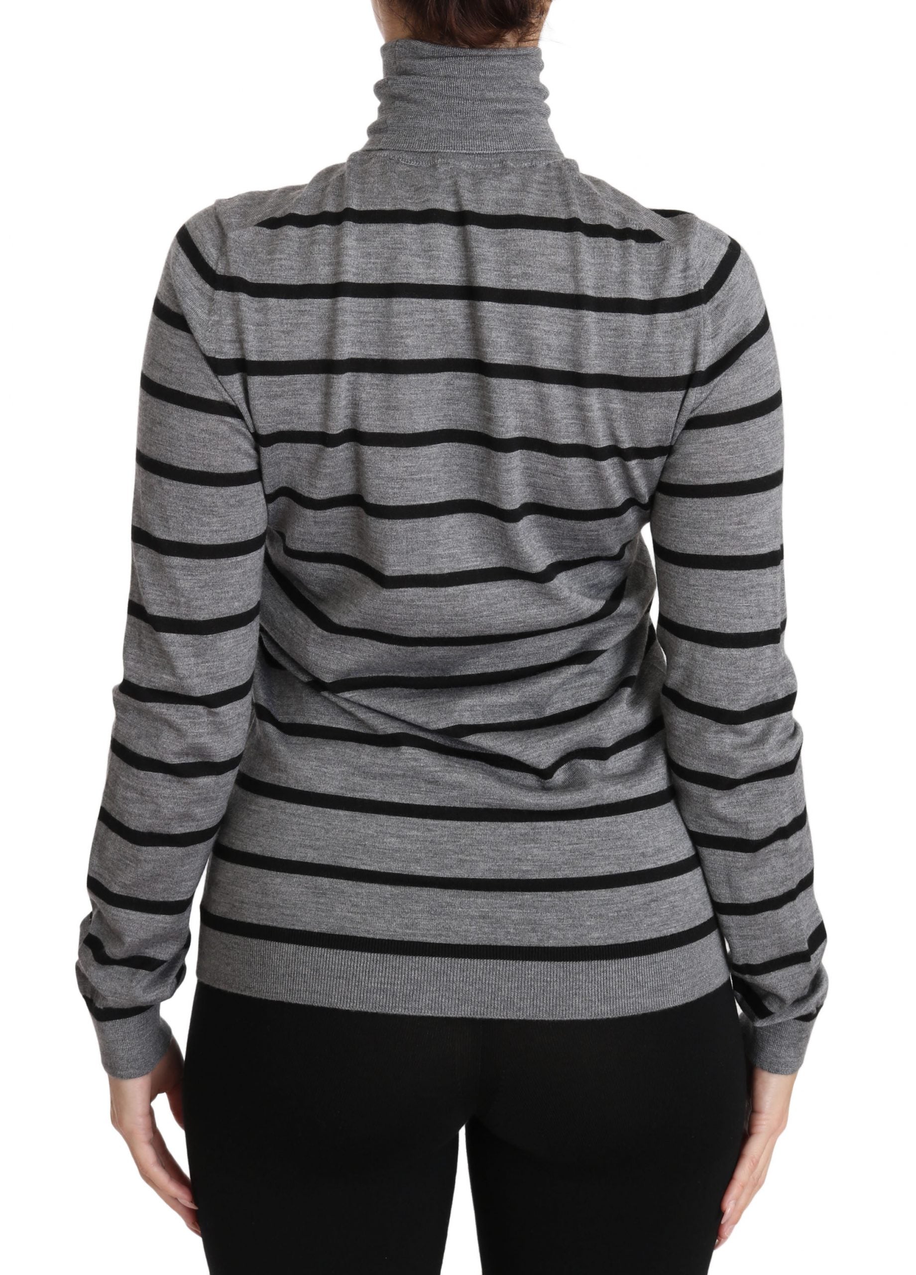 Elegant Embroidered Cashmere-Silk Sweater - ventzia