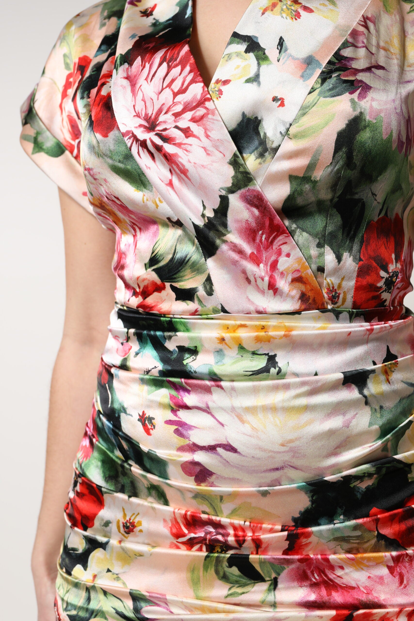 Multicolor Floral Short Sleeves Sheath Midi Dress - ventzia