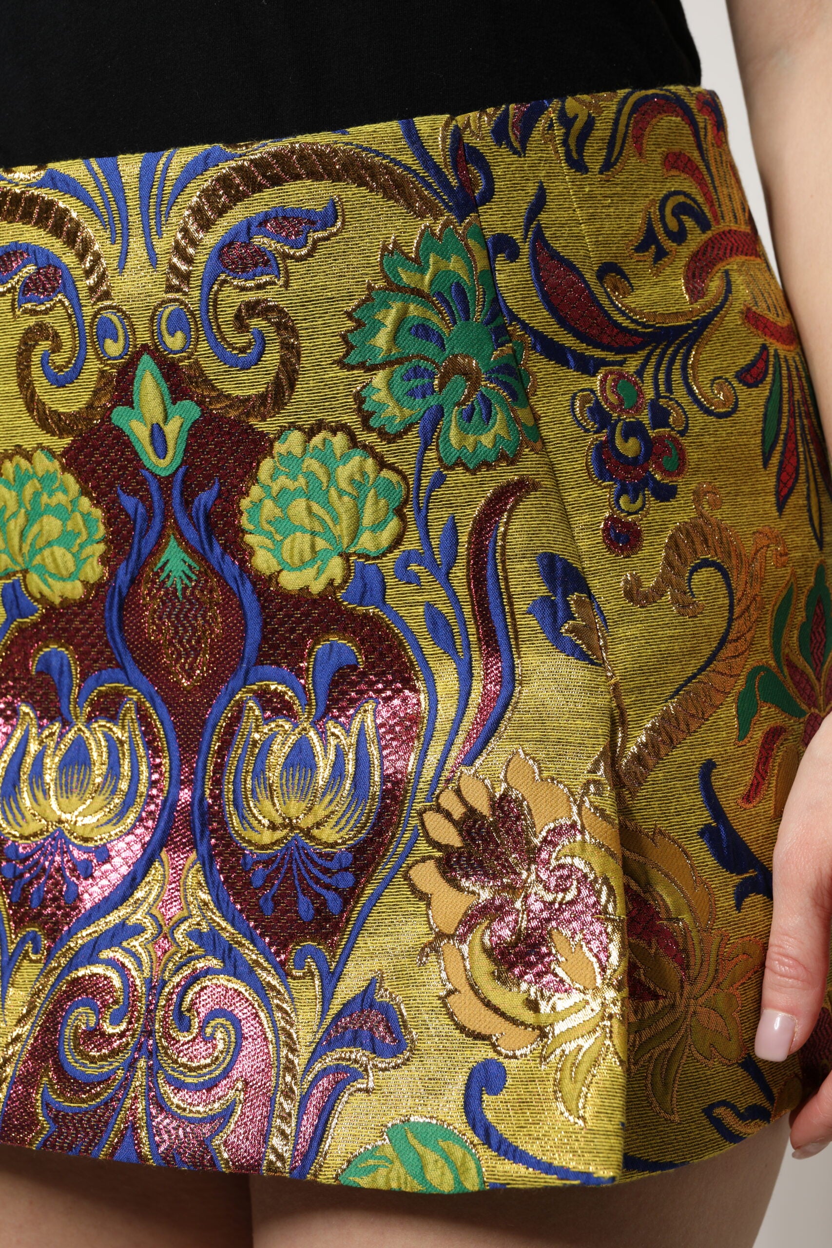 Multicolor Floral Jacquard Mid Waist Mini Skirt - ventzia