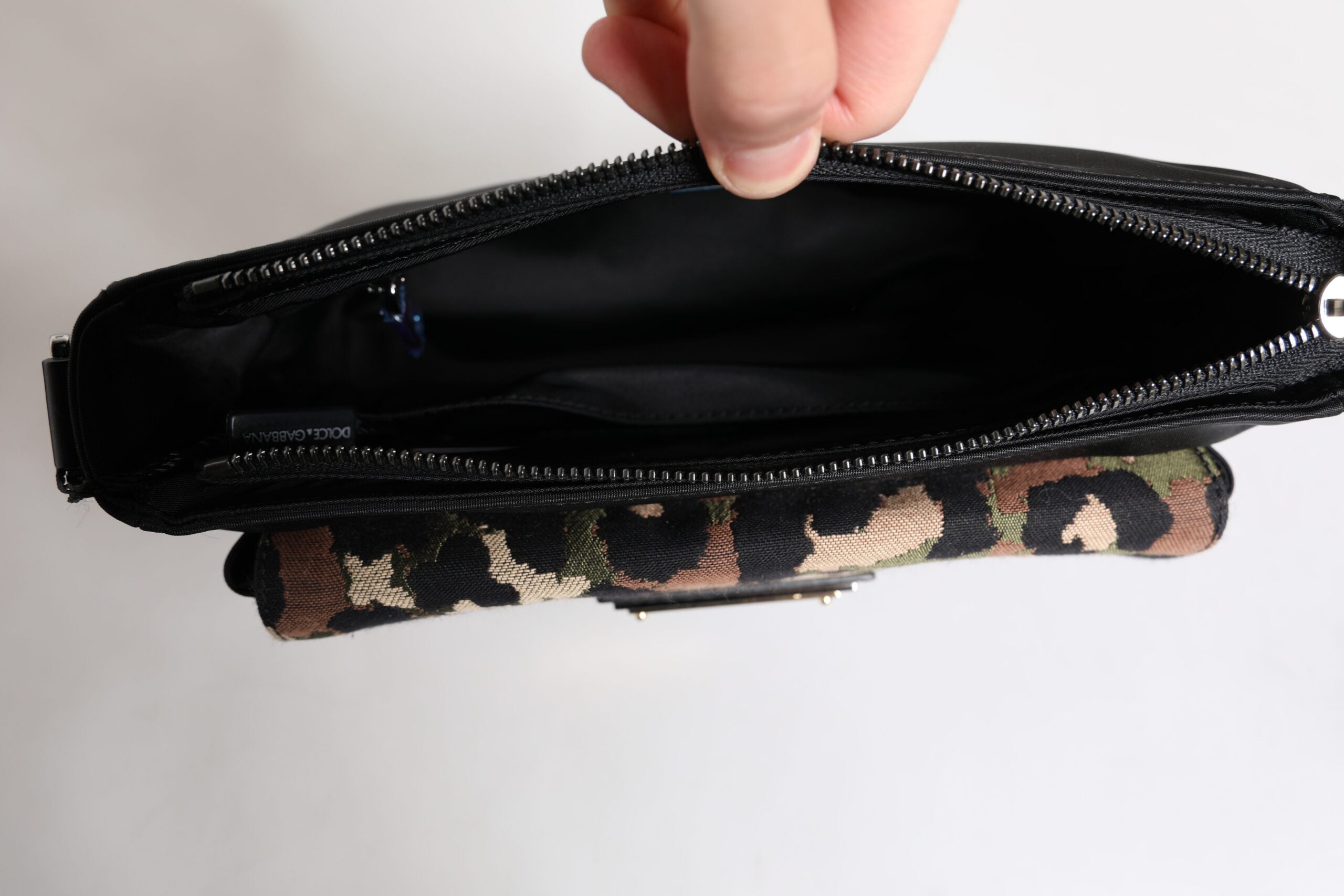 Multicolor Leopard Jacquard Crossbody Bag - ventzia