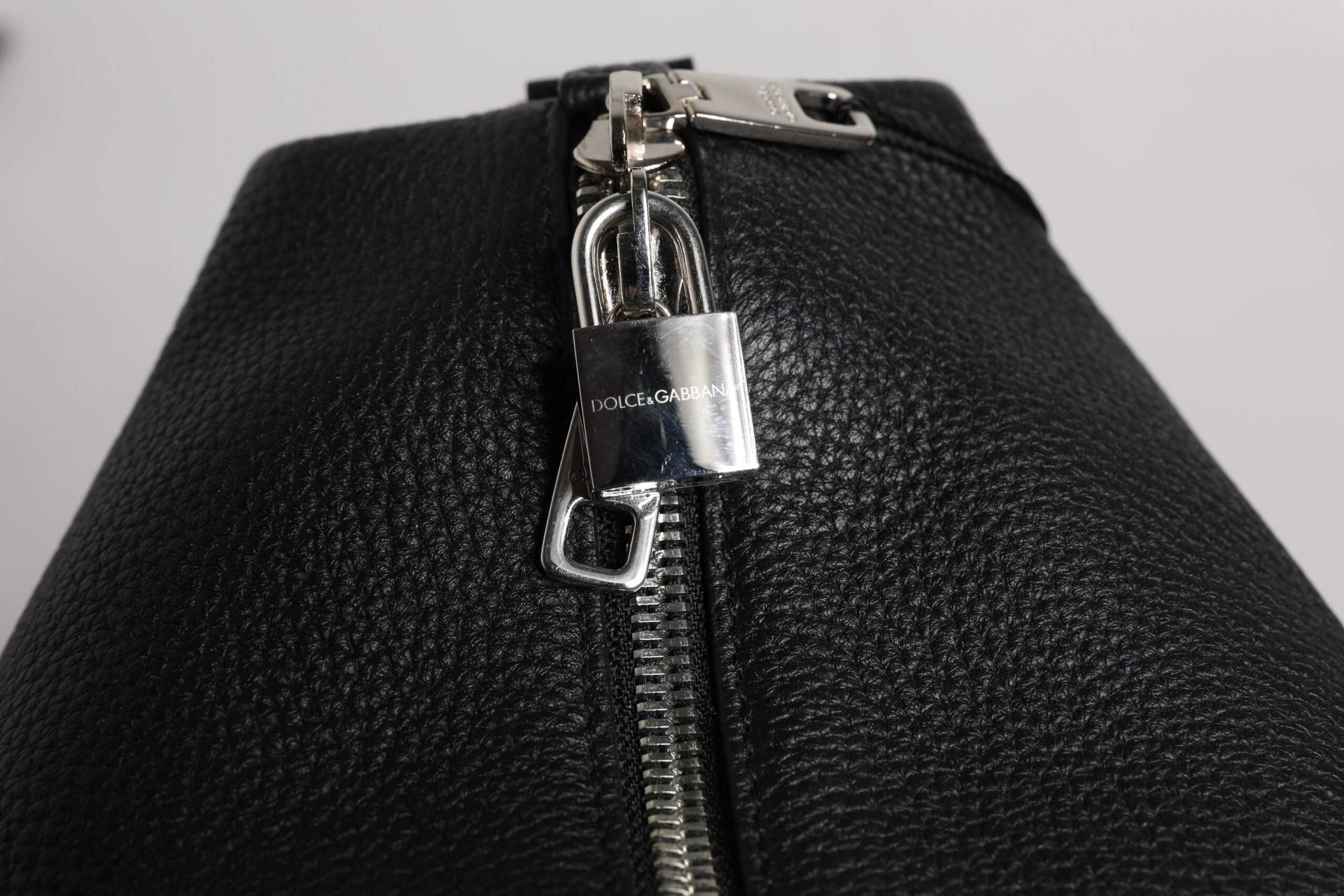 Black Calfskin Leather Hand Shoulder Duffle Bag - ventzia
