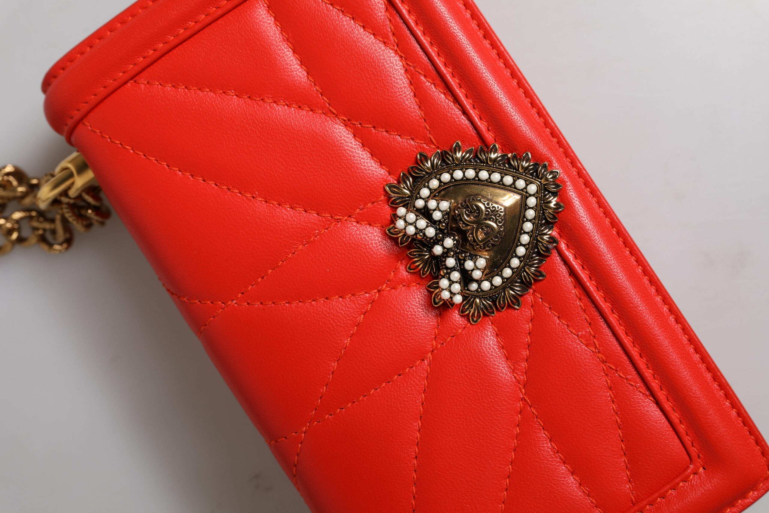 Red Quilted Devotion Crossbody Chain Phone Cover Bag - ventzia