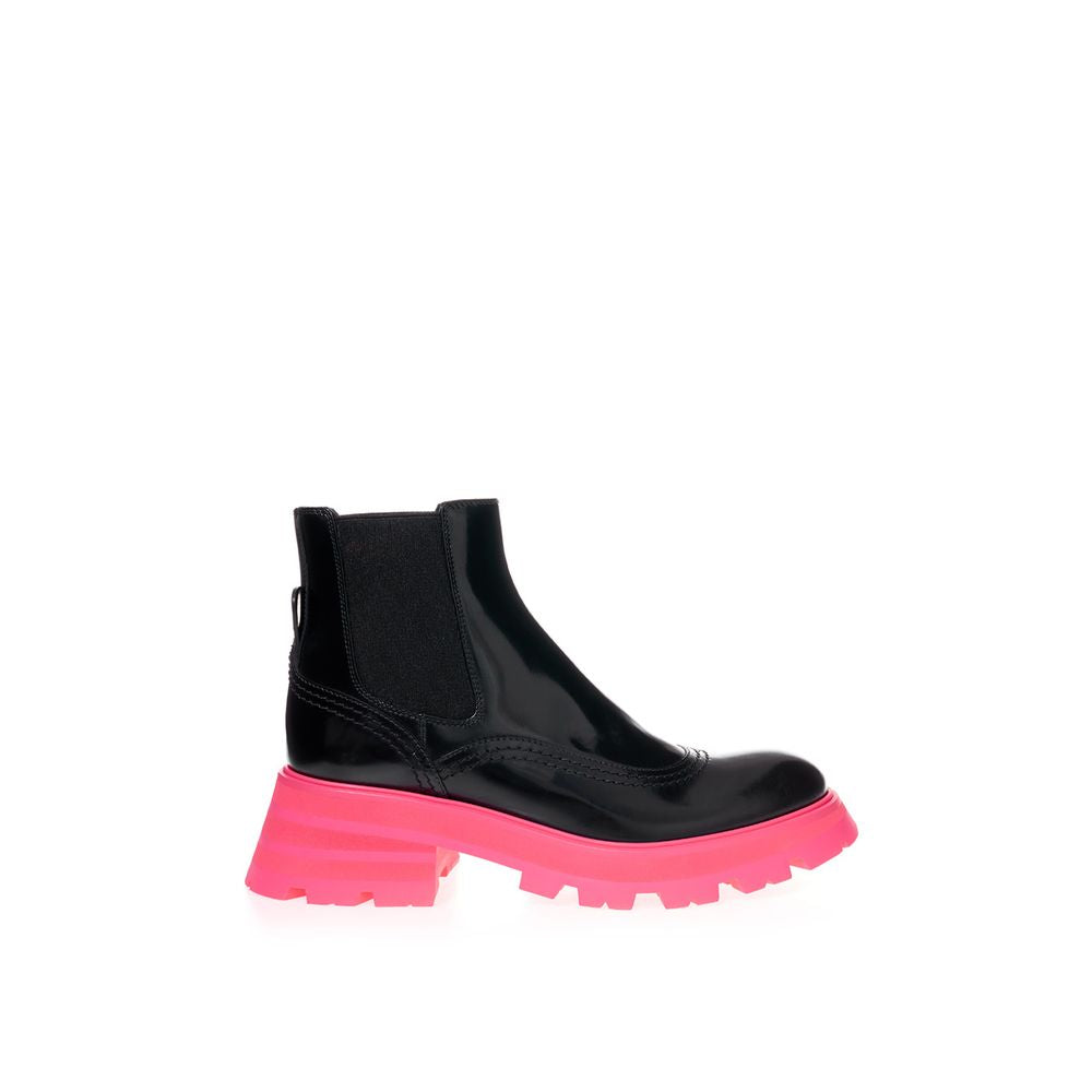 Elegant Black Leather Boots - ventzia