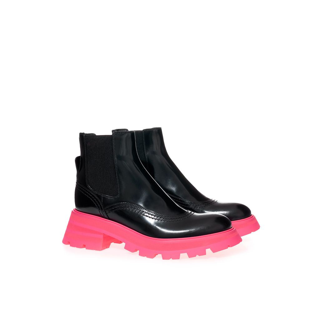 Elegant Black Leather Boots - ventzia