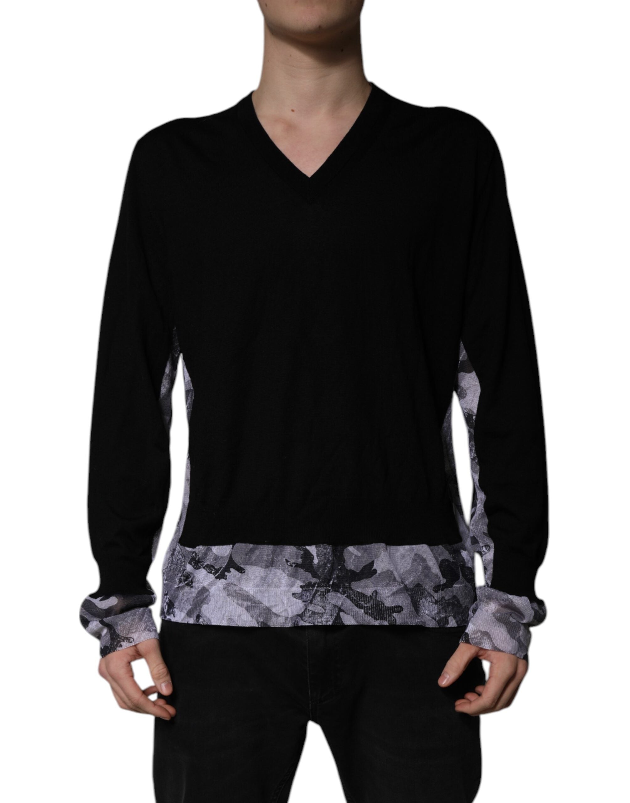 Black Camouflage V-neck Pullover Sweater - ventzia