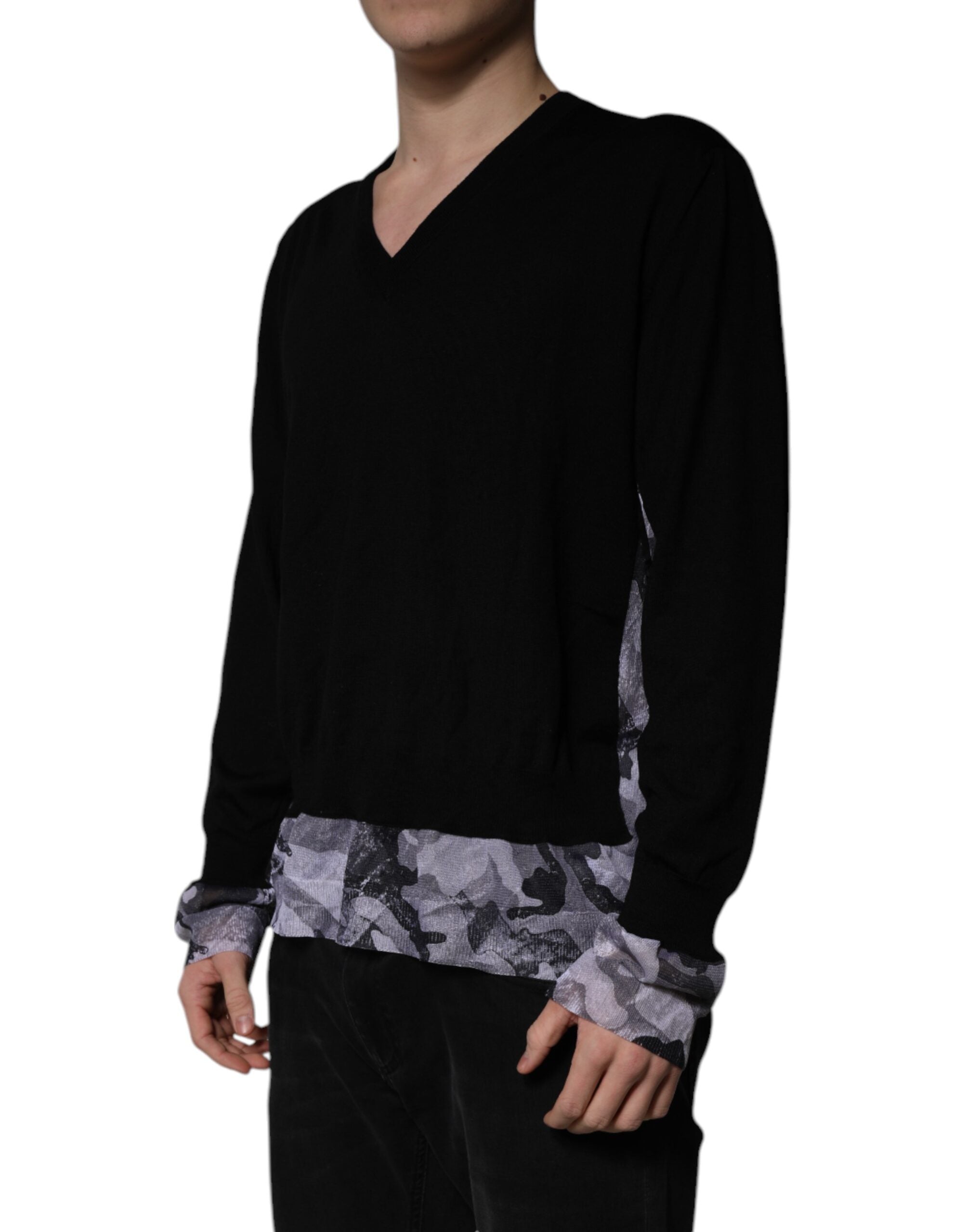 Black Camouflage V-neck Pullover Sweater - ventzia