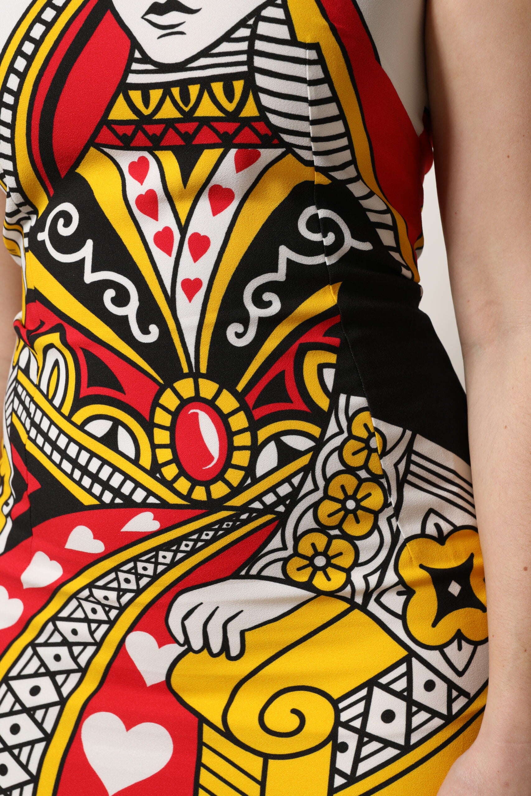 White Queen Of Hearts Sleeveless Maxi Dress - ventzia