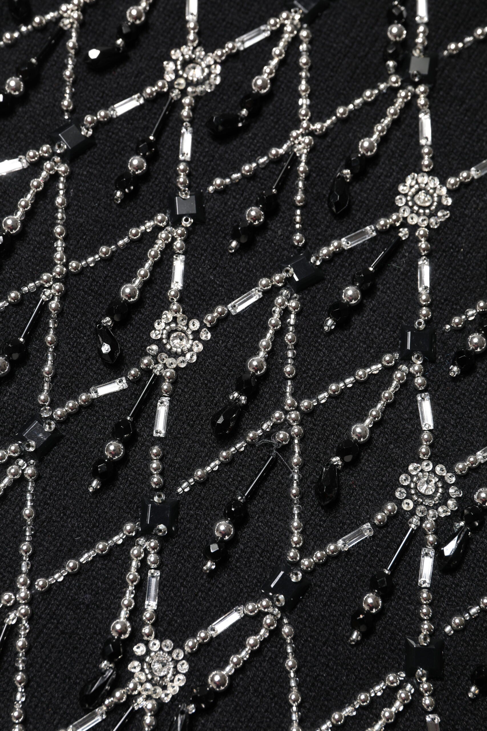 Black Cashmere Embellished Long Sleeves Top - ventzia