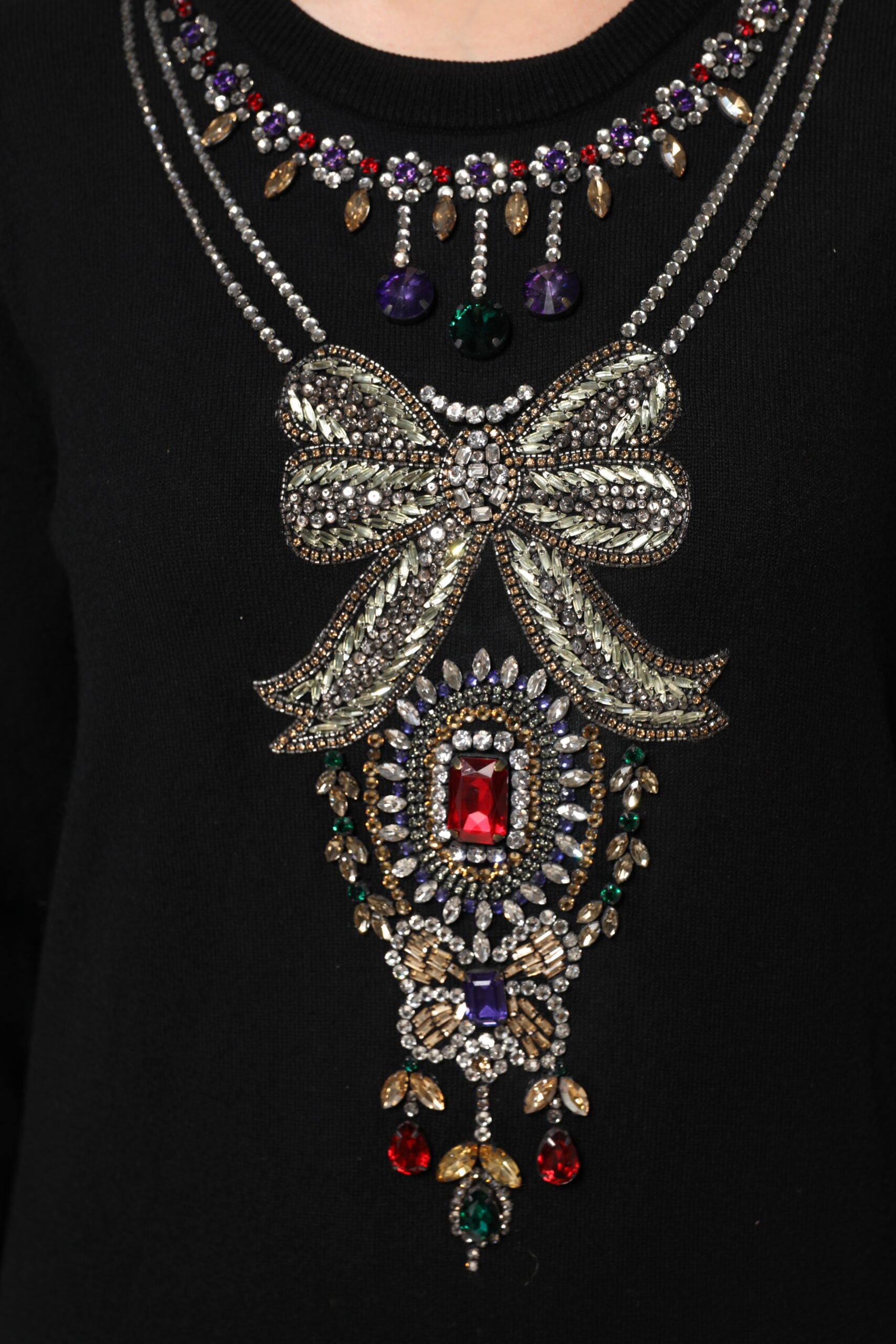 Black Cashmere Crystal Embellished Sweater - ventzia