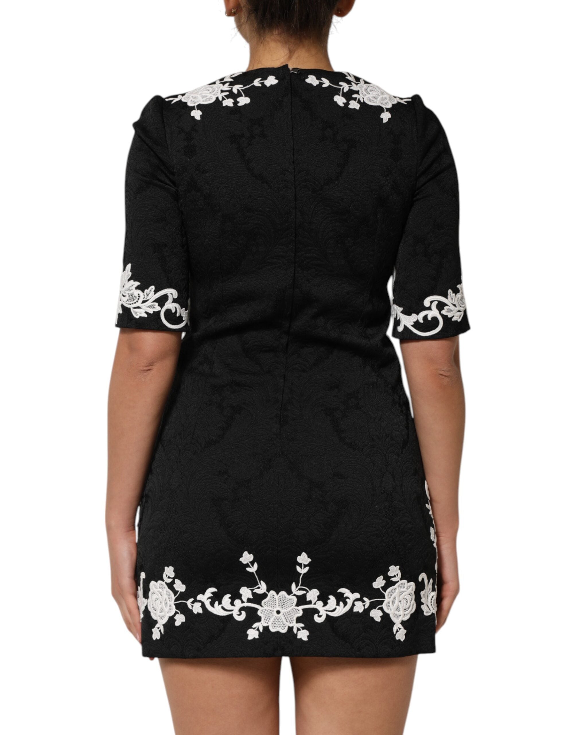 Black Lace Trim Short Sleeves A-line Dress - ventzia