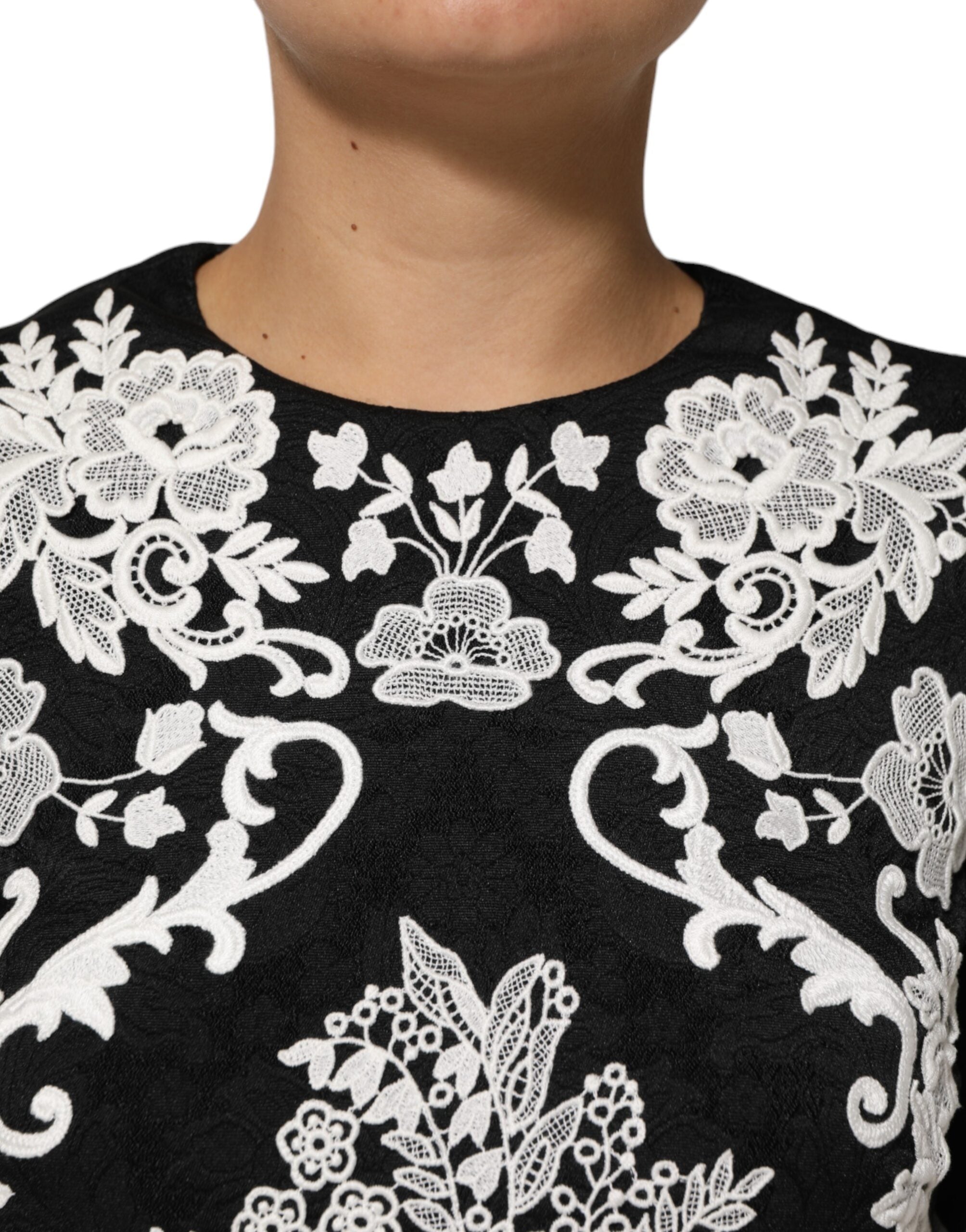Black Lace Trim Short Sleeves A-line Dress - ventzia