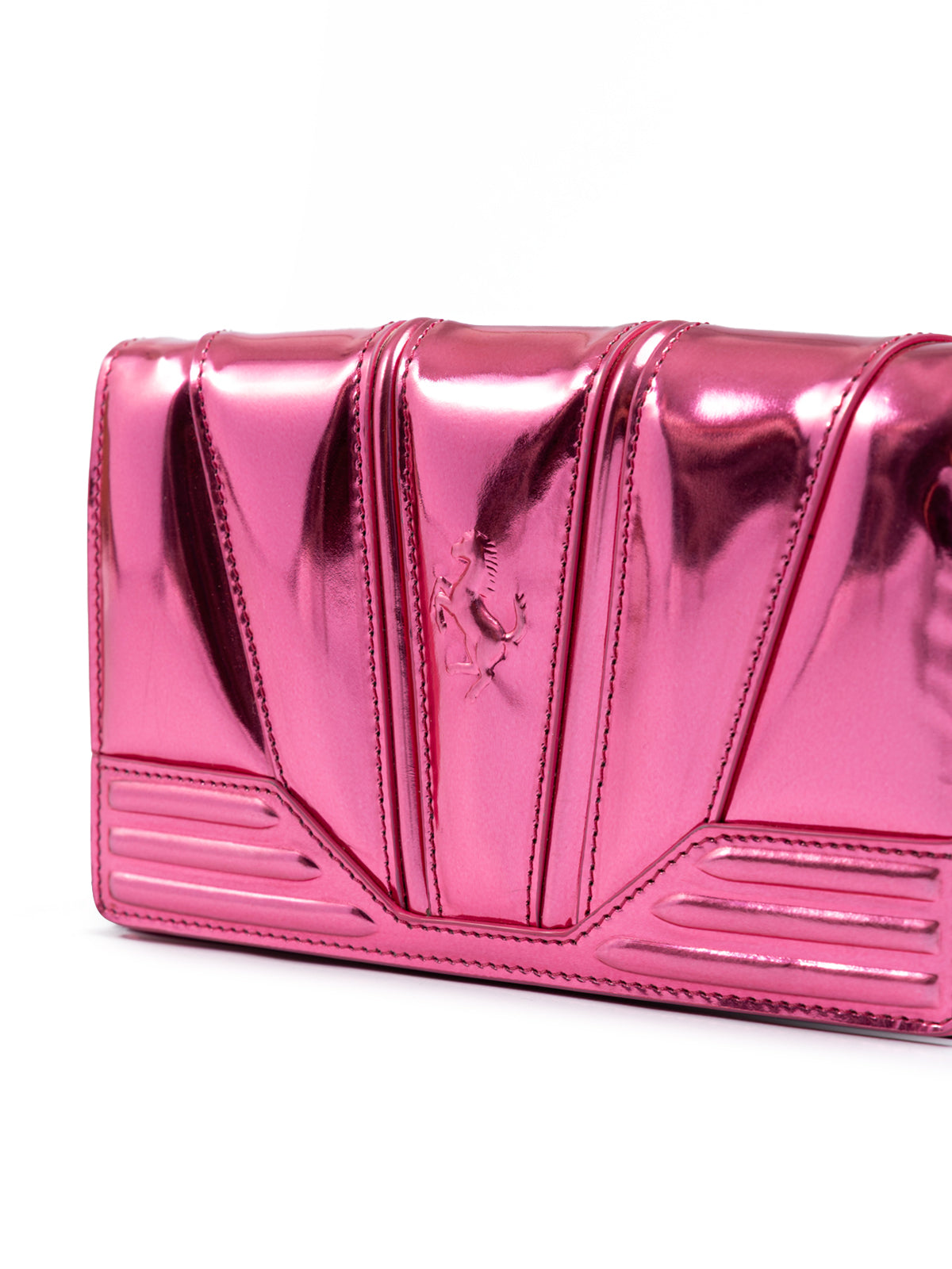 Metal Pink GT patent leather bag with chain - ventzia