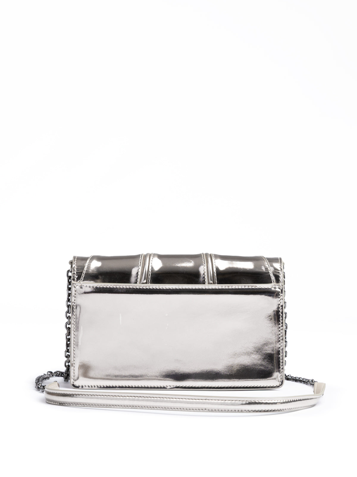 Metal Silver GT patent leather bag with chain - ventzia