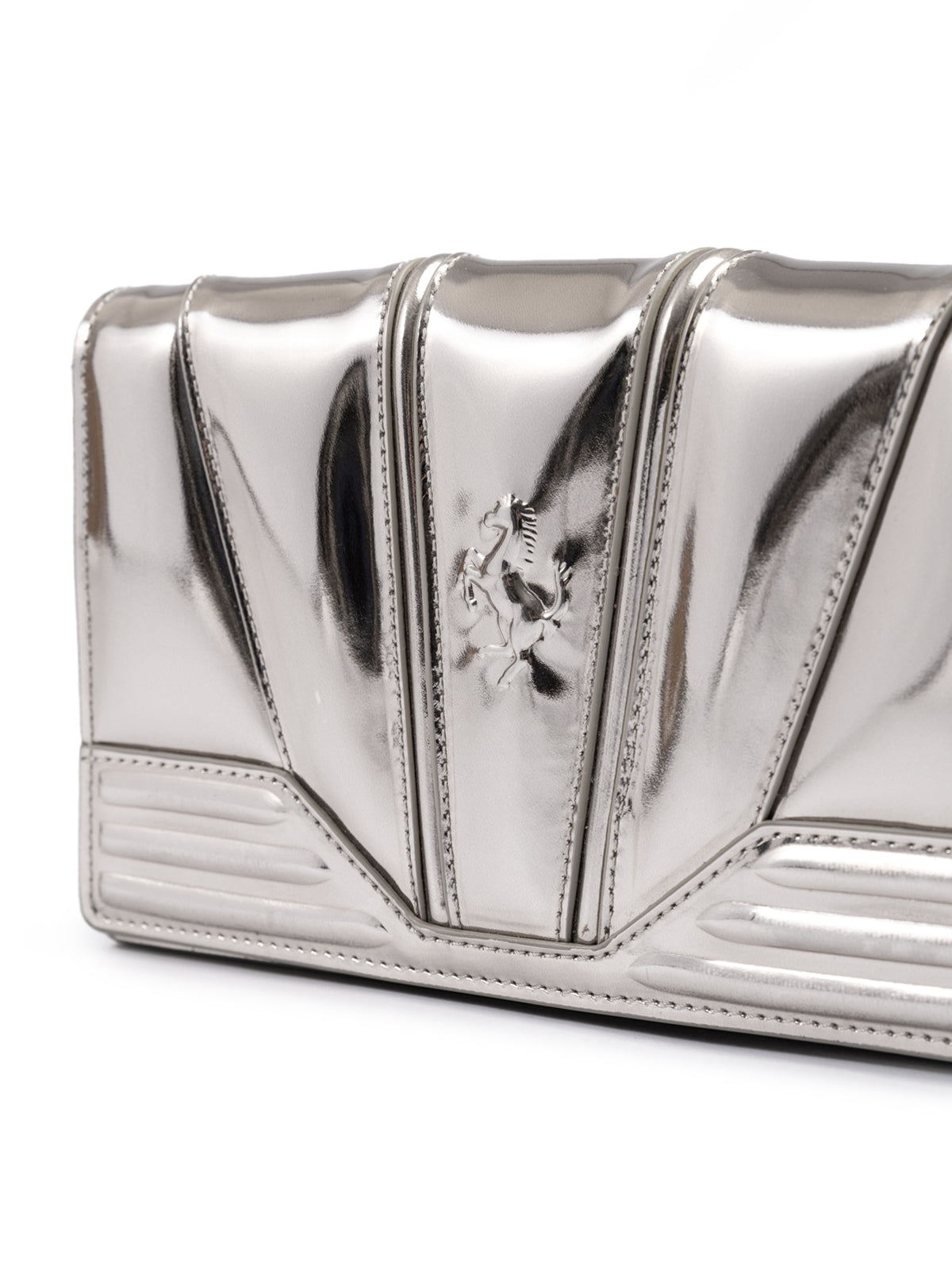Metal Silver GT patent leather bag with chain - ventzia