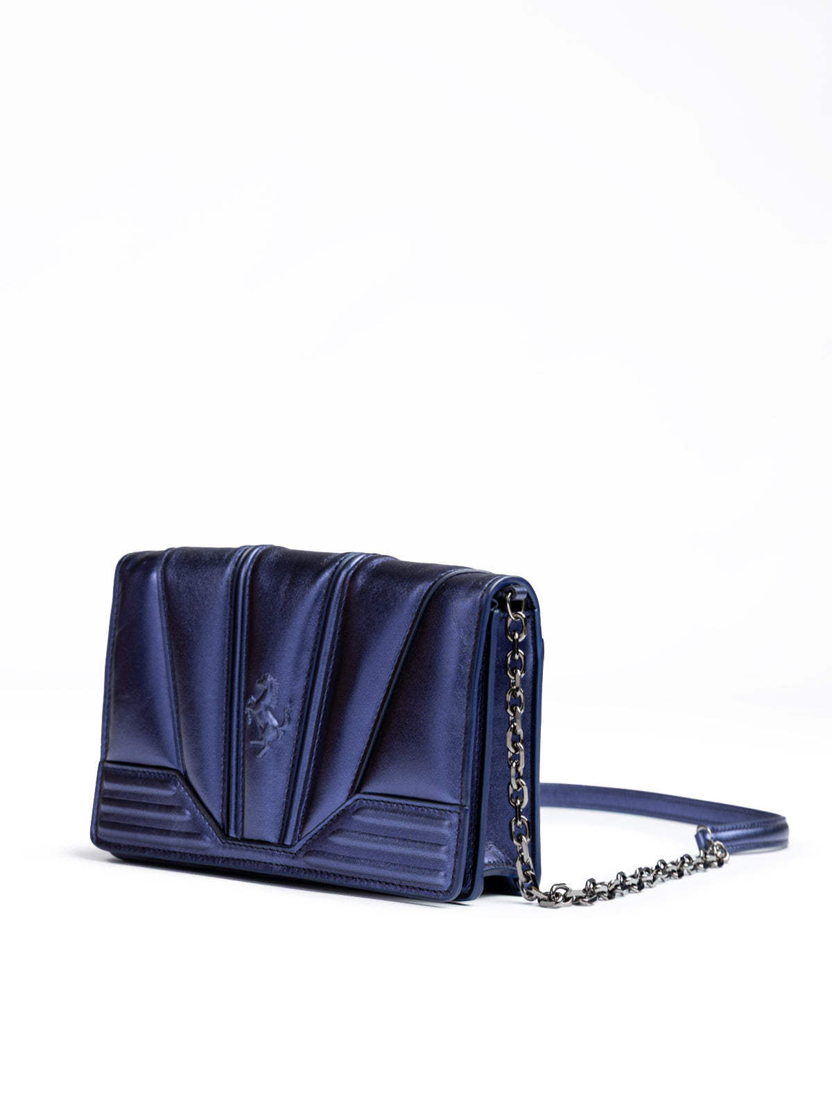 Metal blue GT patent leather bag with chain - ventzia