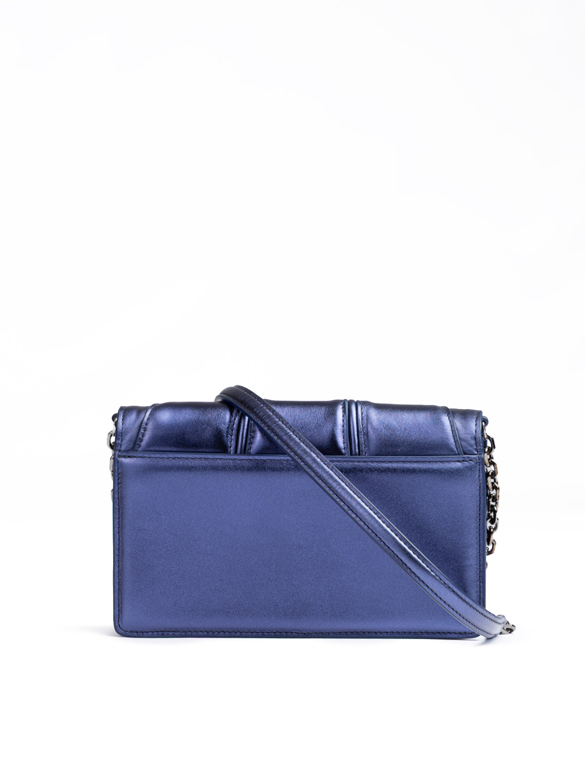 Metal blue GT patent leather bag with chain - ventzia