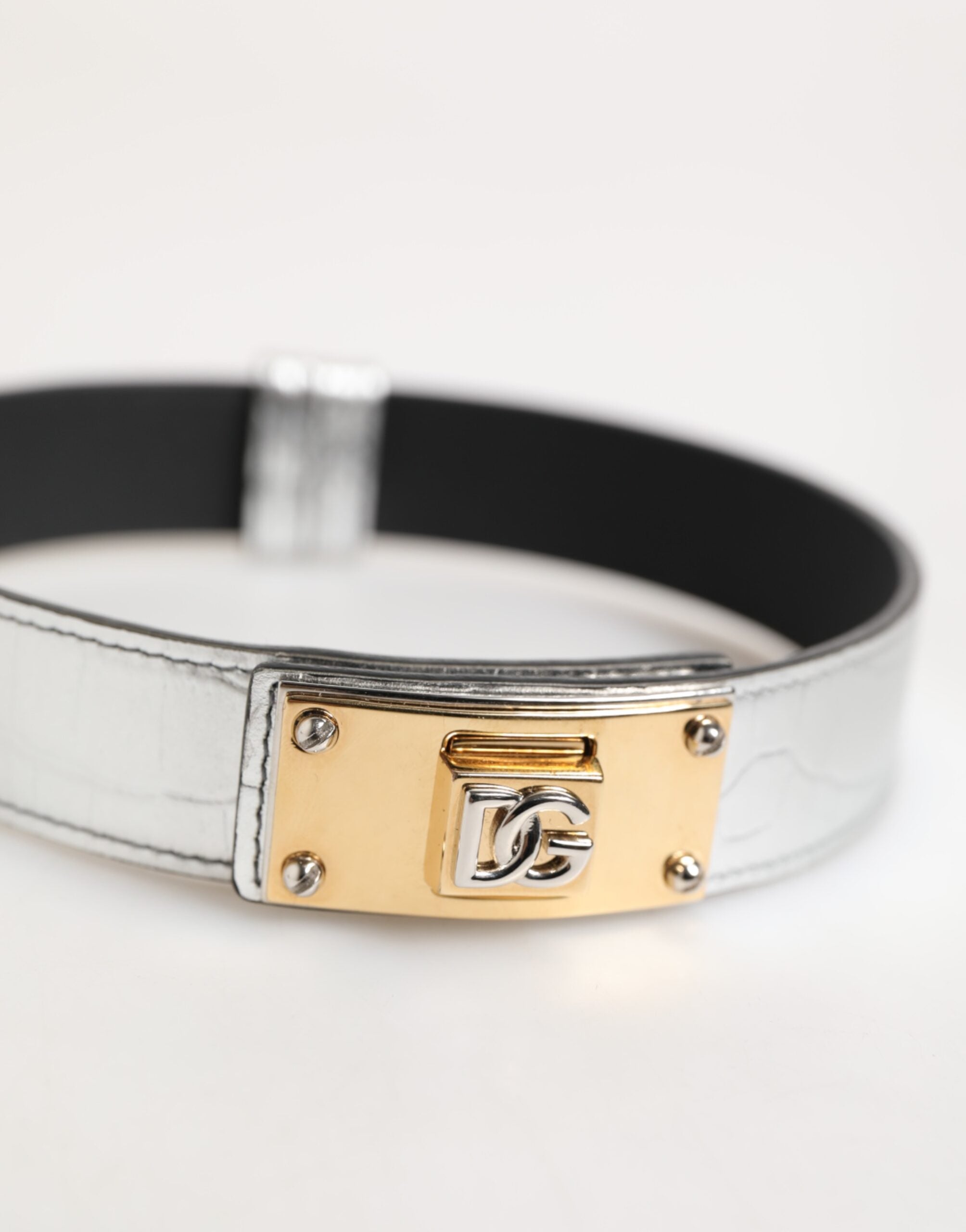 Silver Textured Leather Gold Tone Metal Neckband - ventzia