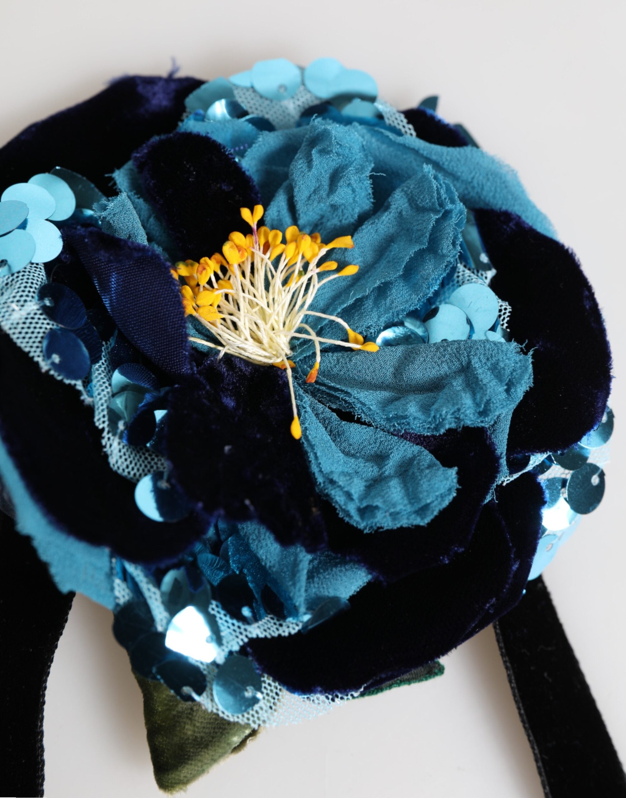 Blue Floral Appliqué Velvet Choker Crystal Beads Necklace - ventzia