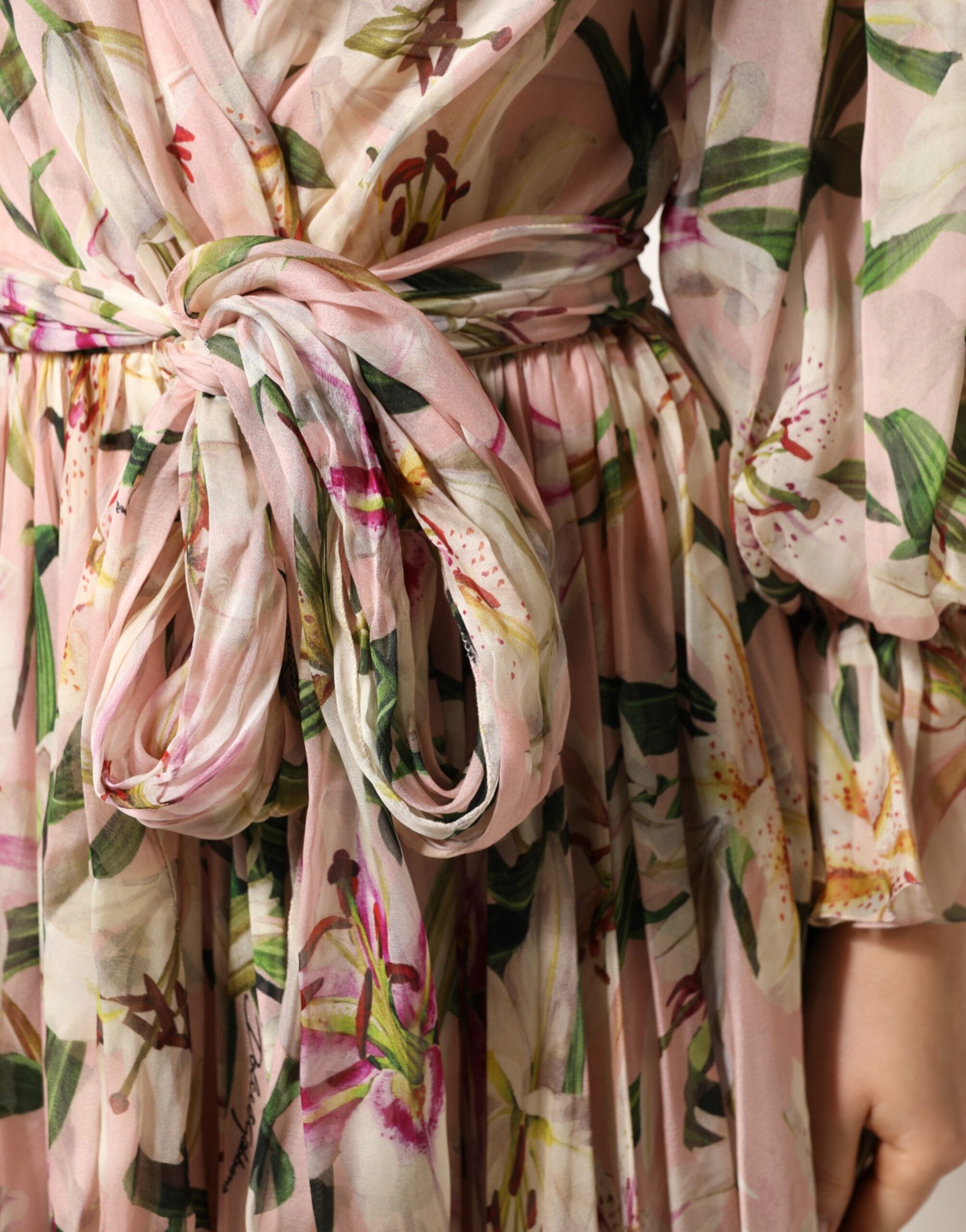 Pink Lily Print A-line Pleated Maxi Dress - ventzia