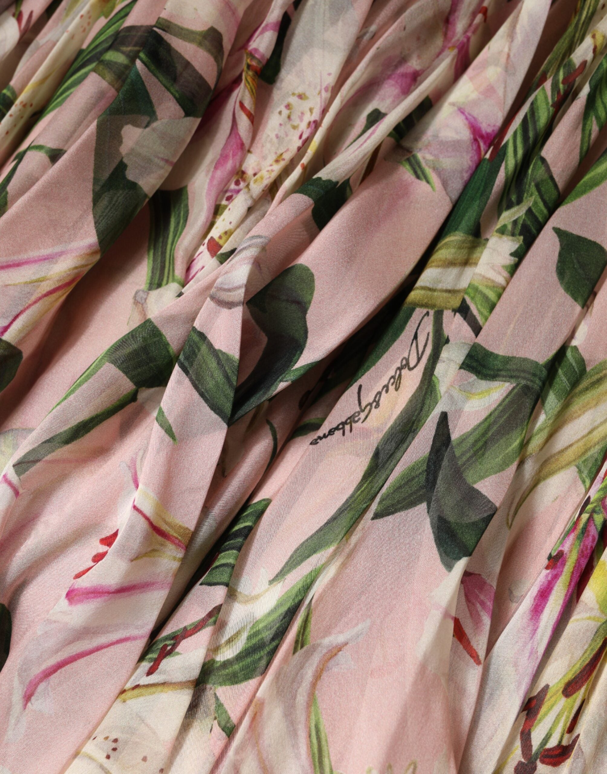 Pink Lily Print A-line Pleated Maxi Dress - ventzia