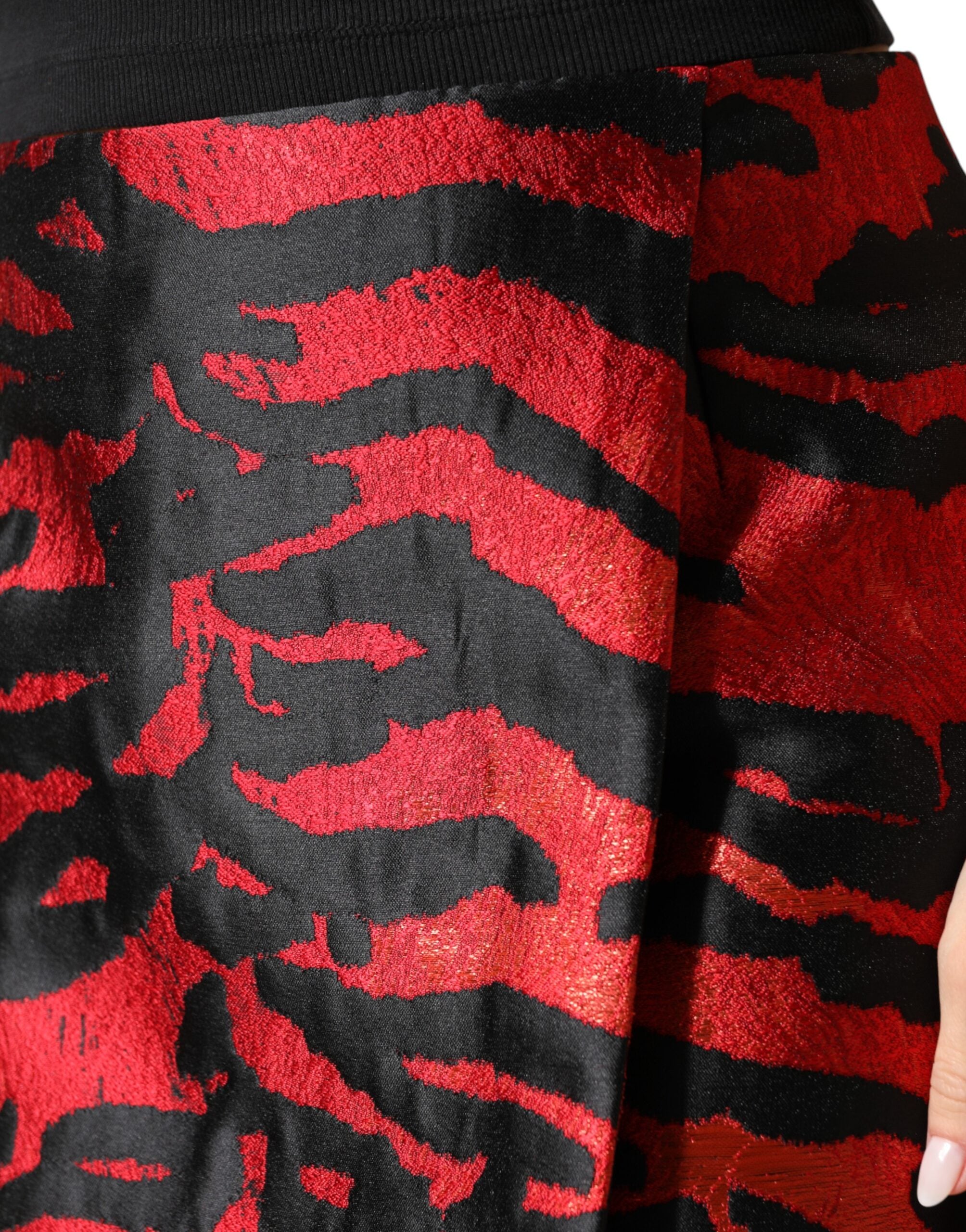 Black Red Jacquard High Waist Mini Skirt - ventzia
